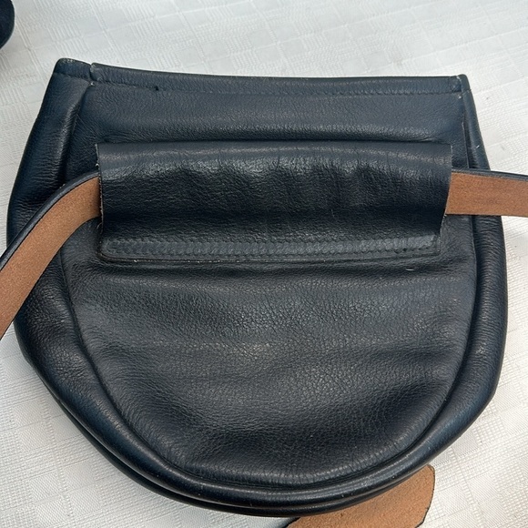 Vintage Kerr's Natl. Capital Gun Club Buckle Leather Belt and Pouch in black - Picture 5 of 10